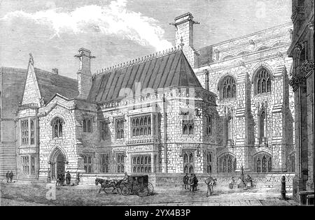 La nouvelle bibliothèque municipale, Guildhall, 1872. 'L'ouverture du nouveau bâtiment à Guildhall, pour la Bibliothèque publique et le Musée de la Corporation de Londres, a été enregistrée la semaine dernière, et nous avons donné une vue de l'intérieur, avec une description de l'ensemble du bâtiment. Il n'est donc pas nécessaire d'en dire beaucoup à l'occasion actuelle, en référence à la gravure, qui montre l'extérieur, face à Basinghall-rue. Le bâtiment est beau, et fait beaucoup honneur à Mr. Horace Jones, l'architecte de la City Corporation. Son coût a été d'environ £60,000, en plus du site, qui est Banque D'Images