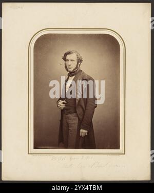 W. Robert Grove, F.R.S., 1854-1865. Informations complémentaires : Portrait de Sir William Robert Grove, debout, avec son pouce accroché à la boutonnière de son gilet. Banque D'Images