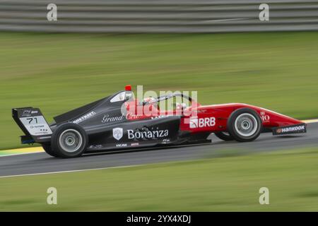 Sao Paulo, Brésil. 13 décembre 2024. SP - SAO PAULO - 12/13/2024 - ENTRAÎNEMENT F4 - VENDREDI - Ciro Sobral, numéro 71, équipe TMG, essais libres, Interlagos Race Track, vendredi 13/12/2024. Photo de préparation de course : Anderson Romao/AGIF (photo par Anderson ROM&#xe3;o/AGIF/SIPA USA) crédit : SIPA USA/Alamy Live News Banque D'Images