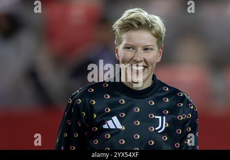 Paulina Krumbiegel (Juventus Turin, #27) beim Aufwaermen. GER, FC Bayern Muenchen v. Juventus FC, Fussball, UEFA Womans Champions League, Gruppe C, 5. Spieltag, saison 2024/2025, 12.12.2024. Foto : Eibner-Pressefoto/Heike Feiner Banque D'Images