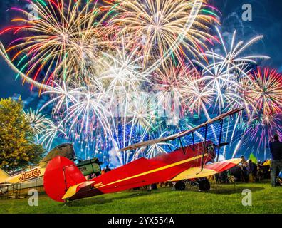Feu d'artifice à Oshkosh EAA 2024 Banque D'Images
