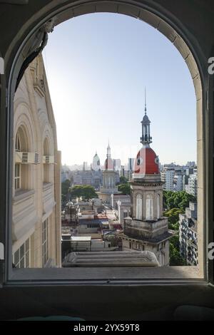 Buenos Aires, Argentine - 22 novembre 2024 : vues aériennes de la Plaza Congreso et de la ville de Buenos Aires depuis le Palacio Barolo Banque D'Images