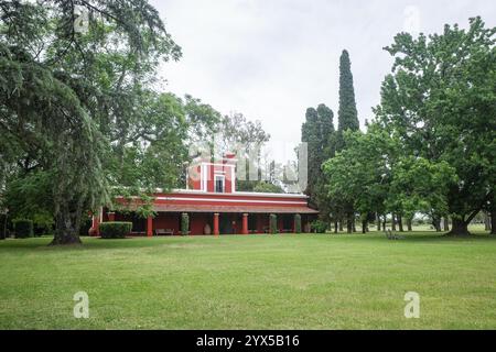 La Pampa, Argentine - 19 novembre 2024 : Estancia la Bamba de Areco, un ranch de chevaux traditionnel et un hôtel de luxe Banque D'Images