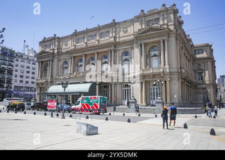 Buenos Aires, Argentine - 18 novembre 2024 : façade du Teatro Colon (Théâtre Colombus) à Buenos Aires Banque D'Images