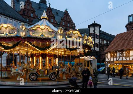 Francfort, Hesse, Allemagne. 12 décembre 2024. Les manèges pour enfants sont une attraction populaire au marché de Noël de Francfort (Weihnachtsmarkt). Francfort possède l'un des plus anciens et des plus grands marchés de Noël au monde. (Crédit image : © Jen Golbeck/SOPA images via ZUMA Press Wire) USAGE ÉDITORIAL SEULEMENT! Non destiné à UN USAGE commercial ! Banque D'Images