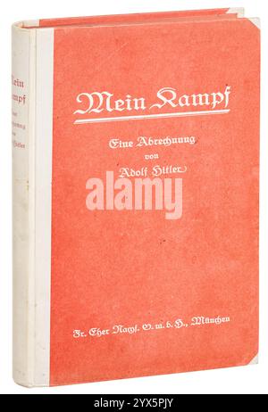 Première édition du livre Mein Kampf de 1925 - un travail historiquement significatif, influencé idéologiquement avec un contenu controversé pour le 100e an Banque D'Images