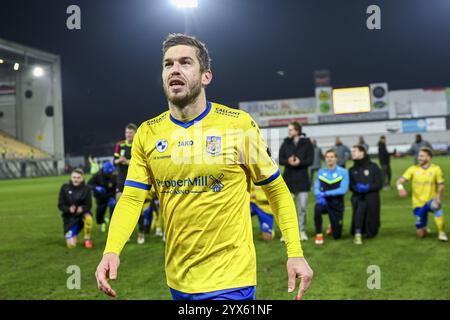 Beveren, Belgique. 13 décembre 2024. Dries Wuytens de Beveren fête après avoir remporté un match de football entre SK Beveren et Lierse SK, vendredi 13 décembre 2024 à Beveren, le jour 15 de la deuxième division 2024-2025 'Challenger Pro League' 1B du championnat belge. BELGA PHOTO DAVID PINTENS crédit : Belga News Agency/Alamy Live News Banque D'Images