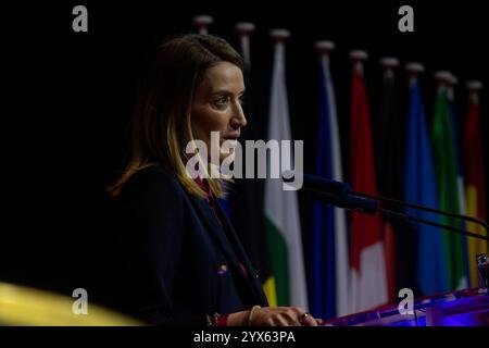 Madrid, Espagne. 13 décembre 2024. Roberta Metsola, Présidente du Parlement européen, prend la parole lors de la cérémonie de remise du Prix Forum Europa 2024. (Photo de David Canales/SOPA images/SIPA USA) crédit : SIPA USA/Alamy Live News Banque D'Images