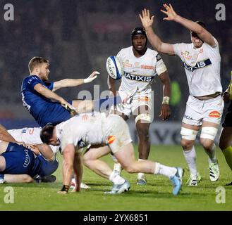 13 décembre 2024 ; Salford Community Stadium, Salford, Lancashire, Angleterre; Investec Champions Cup Rugby, Sale Sharks versus Racing 92 ; Gus Warr de Sale Sharks s'en va bien Banque D'Images