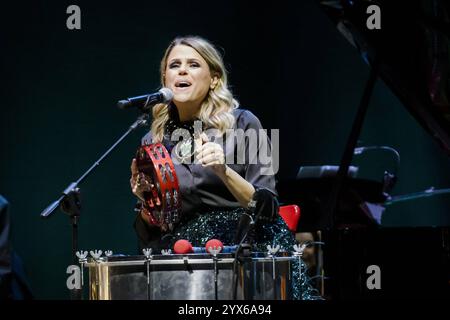 Concert musical de la chanteuse italienne - Tosca - Speciale natale Tiziana Tosca Donati pendant le spectacle Speciale natale à l'Auditorium Parco della Musica le 13 décembre 2024 Auditorium Parco della Musica Italie Copyright : xRobertoxBettacchix/xLiveMediax LPM 1649069 Banque D'Images