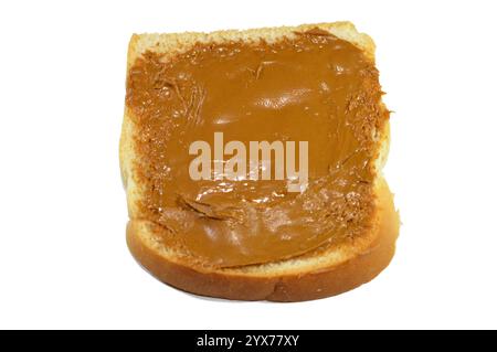 Un pain grillé normal avec biscuits à tartiner au beurre, biscuit à tartiner caramélisé, pâte à tartiner lisse avec une texture riche crémeuse pour les crêpes, brownies, tous les Banque D'Images