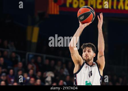 Barcelone, Espagne. 14 décembre 2024. Leandro Nicolas Bolmaro de l'EA7 Emporio Armani Milan lors du match de Turkish Airlines Euroleague, date 15 entre le FC Barcelone et l'EA7 Emporio Armani Milan a joué au Palau Blaugrana Stadium le 14 décembre 2024 à Barcelone, Espagne. (Photo de Judit Cartiel/PRESSINPHOTO) crédit : AGENCE SPORTIVE PRESSINPHOTO/Alamy Live News Banque D'Images