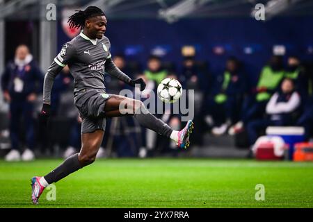 Milan, Italie. 11 décembre 2024. Rafael LEAO de l'AC Milan lors du match MD6 de l'UEFA Champions League, League phase entre l'AC Milan et Crvena Zvezda le 11 décembre 2024 au stade San Siro de Milan, Italie - photo Matthieu Mirville (Andrea Diodato)/DPPI crédit : DPPI Media/Alamy Live News Banque D'Images