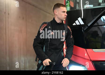 Mainz, Allemagne. 14 décembre 2024. Fussball 1. Bundesliga 14. Spieltag 1. FSV Mainz 05 - FC Bayern Muenchen AM 14.12.2024 in der Mewa Arena in Mainz Joshua Kimmich ( Muenchen ) les règlements du DFL interdisent toute utilisation de photographies comme séquences d'images et/ou quasi-vidéo. Foto : Revierfoto crédit : ddp Media GmbH/Alamy Live News Banque D'Images