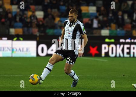 Udine, Italie. 14 décembre 2024. UdineseÕs jesper karlstrom pendant le match de football Serie A entre Udinese et Napoli au stade Bluenergy à Udine, dans le nord-est de l'Italie - samedi 14 décembre 2024 sport - football (photo par Andrea Bressanutti/Lapresse) crédit : LaPresse/Alamy Live News Banque D'Images