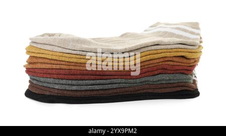 Pile de chaussettes souples isolées sur blanc Banque D'Images