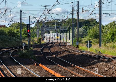 Avanti West Coast Class 390 train Alstom Pendolino sur la ligne principale de la côte ouest Banque D'Images