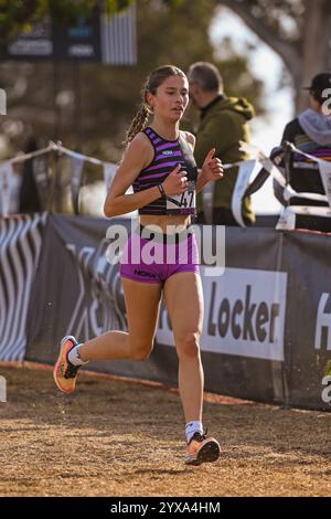 Ayanna Hickey se classe 30e dans la course féminine en 18:52,4 lors des Championnats de ski de fond Foot Locker à Morley Field, samedi 14 décembre 2024, à San Diego, Calif (Thomas Fernandez/image du sport) Banque D'Images