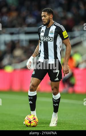 Newcastle, Royaume-Uni. 15 décembre 2024. Joelinton de Newcastle Uni avec le ballon lors du match de premier League Newcastle United vs Leicester City au James's Park, Newcastle, Royaume-Uni, le 14 décembre 2024 (photo par Mark Cosgrove/News images) à Newcastle, Royaume-Uni le 15/12/2024. (Photo de Mark Cosgrove/News images/SIPA USA) crédit : SIPA USA/Alamy Live News Banque D'Images