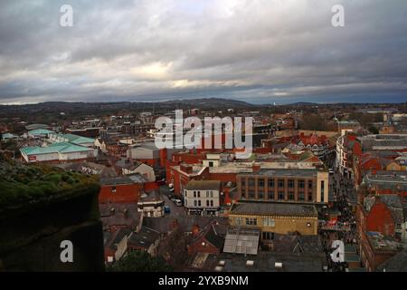 Vues depuis le sommet de l'église paroissiale St Giles Wrexham Banque D'Images