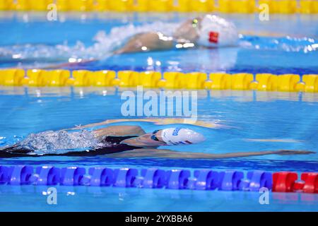 Budapest, Hongrie. 15 décembre 2024. BUDAPEST, HONGRIE - 15 DÉCEMBRE : Kira Toussaint des pays-Bas en compétition dans la course de relais Medley 4x100m féminine lors du jour 6 des Championnats du monde de natation aquatique 2024 à Duna Arena le 15 décembre 2024 à Budapest, Hongrie. (Photo de Nikola Krstic/BSR Agency) crédit : BSR Agency/Alamy Live News Banque D'Images