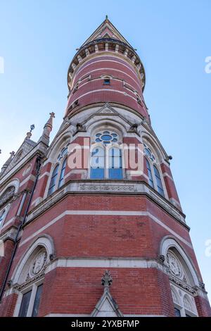 New York, New York, États-Unis – 26 octobre 2024 : extérieur de la Jefferson Market Library sur la sixième Avenue à Greenwich Village à New York, New York, États-Unis. Banque D'Images