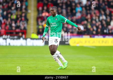 Bramall Lane, Sheffield, Angleterre - 14 décembre 2024 Mustapha Bundu (15) de Plymouth Argyle - pendant le match Sheffield United v Plymouth Argyle, EFL Championship, 2024/25, Bramall Lane, Sheffield, Angleterre - 14 décembre 2024 crédit : Mathew Marsden/WhiteRosePhotos/Alamy Live News Banque D'Images