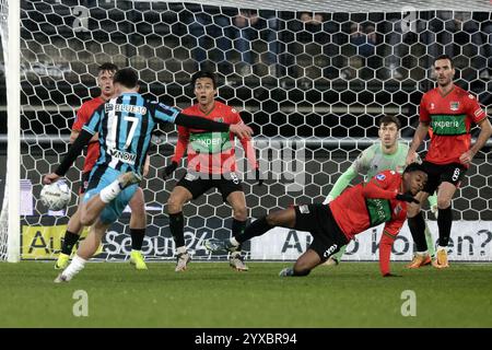 NIMÈGUE - Pelle Clément du Sparta Rotterdam fait le 0-1 lors du match Néerlandais Eredivisie entre N.E.C Nimègue et Sparta Rotterdam au de Goffert le 15 décembre 2024 à Nimègue, pays-Bas. ANP JEROEN PUTMANS Banque D'Images