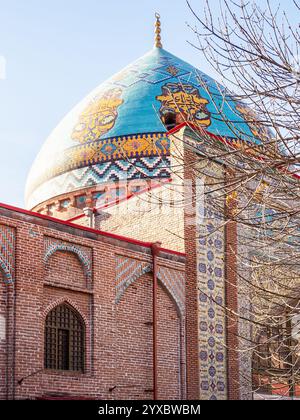 Mosquée bleue dans la ville d'Erevan le jour ensoleillé d'hiver. La Mosquée bleue est une mosquée chiite persane construite au 18ème siècle Banque D'Images