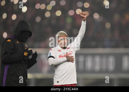 Bologne, Italie. 15 décembre 2024. FiorentinaÕs Dodo accueille les supporters à la fin du match de Serie A Enilive 2024/2025 entre Bologne et Fiorentina - Serie A Enilive au stade Renato DallÕAra - Sport, Football - Bologne, Italie - dimanche 15 décembre 2024 (photo Massimo Paolone/LaPresse) crédit : LaPresse/Alamy Live News Banque D'Images