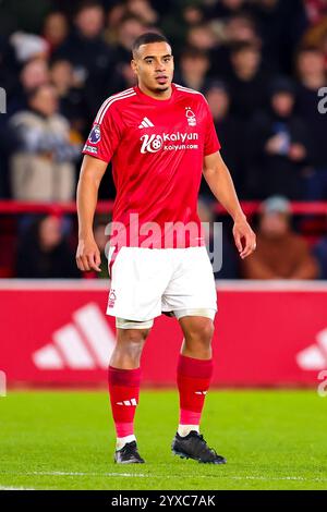 Nottingham, Royaume-Uni. 14 décembre 2024. Murillo de Nottingham Forest pendant le match de Nottingham Forest FC contre Aston Villa FC English premier League au City Ground, Nottingham, Angleterre, Royaume-Uni le 14 décembre 2024 Credit : Every second Media/Alamy Live News Banque D'Images