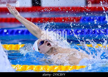 Budapest, Hongrie. 15 décembre 2024. Hubert Kos, hongrois, participe à la finale féminine du 200 m dos lors des Championnats du monde de natation aquatique 2024 en courte distance à la Duna Arena de Budapest (Hongrie), le 15 décembre 2024. Hubert Kos s'est classé premier en remportant la médaille d'or. Crédit : Insidefoto di andrea staccioli/Alamy Live News Banque D'Images