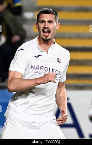 Sint Truiden, Belgique. 15 décembre 2024. Leander Dendoncker d'Anderlecht photographié lors d'un match de football entre Sint-Truiden VV et RSC Anderlecht, dimanche 15 décembre 2024 à Sint-Truiden, le jour 18 de la saison 2024-2025 de la première division du championnat belge 'Jupiler Pro League'. BELGA PHOTO MAARTEN STRAETEMANS crédit : Belga News Agency/Alamy Live News Banque D'Images