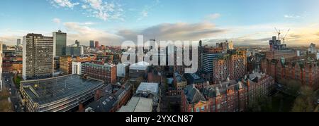 Image aérienne panoramique du centre-ville de Manchester. Banque D'Images