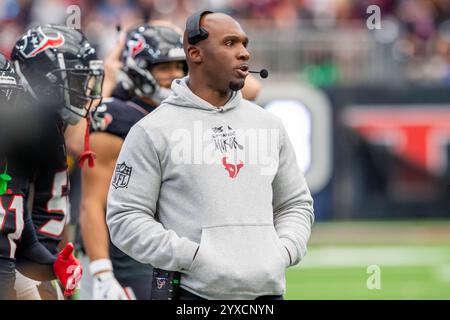 Houston, Texas, États-Unis. 15 décembre 2024. DeMeco Ryans, entraîneur-chef des Texans de Houston, lors d'un match entre les Dolphins de Miami et les Texans de Houston à Houston, Texas. Trask Smith/CSM/Alamy Live News Banque D'Images