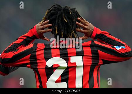 Milan, Italie. 15 décembre 2024. Samuel Chukwueze d'AC Milan lors du match de football Serie A entre Milan et Gênes au stade San Siro de Milan, Italie du Nord - dimanche 15 décembre 2024. Sport - Soccer . (Photo de Spada/LaPresse) crédit : LaPresse/Alamy Live News Banque D'Images