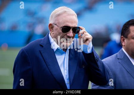 Charlotte, Caroline du Nord, États-Unis. 15 décembre 2024. Le propriétaire des Dallas Cowboys, Jerry Jones, avant le match de la NFL à Charlotte, Caroline du Nord. (Scott Kinser/CSM). Crédit : csm/Alamy Live News Banque D'Images