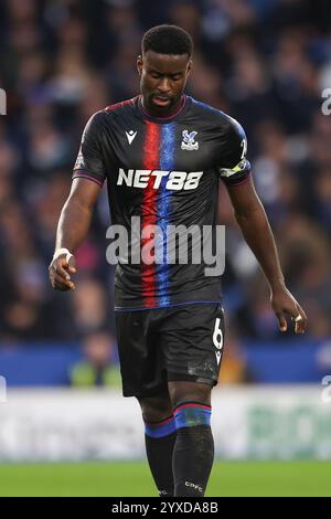 Le défenseur du Crystal Palace Marc Guehi (6 ans) lors du match Brighton & Hove Albion FC contre Crystal Palace FC English premier League au American Express Stadium, Brighton & Hove, Angleterre, Royaume-Uni le 15 décembre 2024 Credit : Every second Media/Alamy Live News Banque D'Images