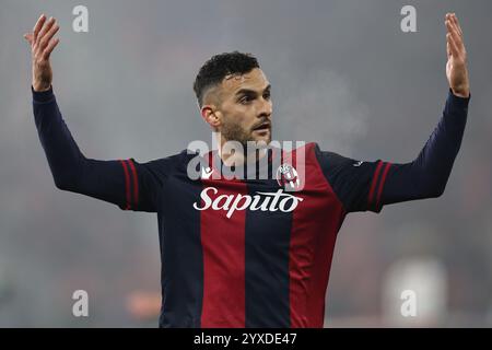 Charalampos Lykogiannis (Bologne) lors de la série A italienne match entre Bologna 1-0 Fiorentina au Renato Dallara Stadium le 15 décembre 2024 à Bologne, Italie. (Photo de Maurizio Borsari/AFLO) Banque D'Images
