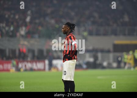 Milan, Italie. 15 décembre 2024. RAFAEL LEAO pendant le match de football Serie A TIM entre l'AC Milan et le CFC de Gênes au stade San Siro (crédit image : © Ervin Shulku/ZUMA Press Wire) USAGE ÉDITORIAL SEULEMENT! Non destiné à UN USAGE commercial ! Banque D'Images