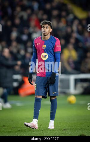 Barcelone, Espagne. 15 décembre 2024. Lamine Yamal (FC Barcelone) se retrouve lors d'un match de la Liga EA Sports entre le FC Barcelone et CD Leganes à l'Estadi Olimpic Lluís Companys. Score final : FC Barcelona 0 -1 CD Leganes crédit : SOPA images Limited/Alamy Live News Banque D'Images