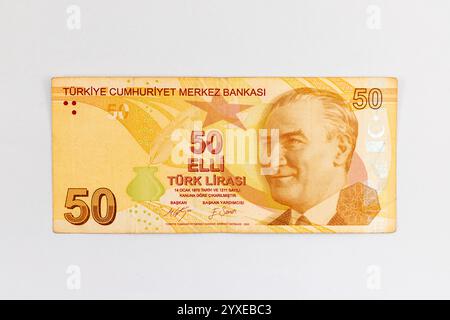 Billet de banque turc de 50 lires représentant le portrait de Mustafa Kemal Ataturk Banque D'Images