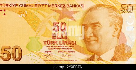 Billet de banque turc de 50 lires représentant le portrait de Mustafa Kemal Ataturk Banque D'Images