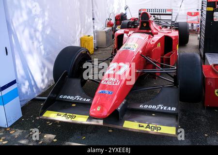 Vue de la Ferrari 412 T1, la voiture de formule 1 avec laquelle la Scuderia Ferrari a concouru au Championnat du monde de formule 1 1994. Banque D'Images