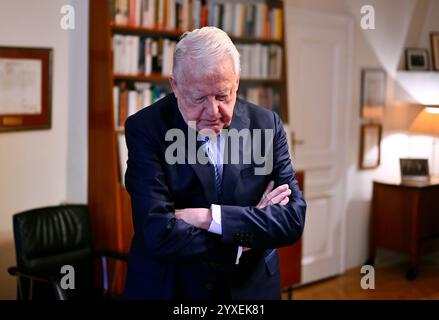 Ancien chancelier autrichien Franz Vranitzky (SPÖ) mercredi 11 décembre 2024, lors d'une interview avec l'Agence de presse APA-Autriche à Vienne, Autriche. - 20241211 PD18081 crédit : APA-PictureDesk/Alamy Live News Banque D'Images