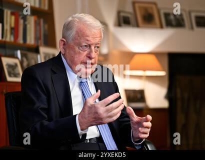 Ancien chancelier autrichien Franz Vranitzky (SPÖ) mercredi 11 décembre 2024, lors d'une interview avec l'Agence de presse APA-Autriche à Vienne, Autriche. - 20241211 PD18068 crédit : APA-PictureDesk/Alamy Live News Banque D'Images