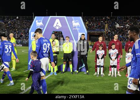 Como, Italie. 15 décembre 2024. Côme est le début de l'action lors du match de football Serie A Enilive 2024/2025 entre Côme et Roma au stade Giuseppe Sinigaglia à Côme, dans le nord de l'Italie - dimanche 15 décembre 2024. Sport - Football. (Photo de Antonio Saia/LaPresse) crédit : LaPresse/Alamy Live News Banque D'Images