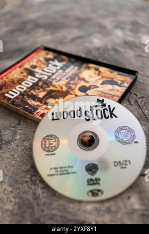 1994 réalisateurs coupent de la sortie de 1970 Woodstock un documentaire de trois jours de festival de musique tenu dans la boue et le chaos mettant en vedette de nombreux groupes importants Banque D'Images