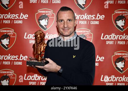 Grimbergen, Belgique. 16 décembre 2024. L'entraîneur-chef du club, Nicky Hayen, pose pour le photographe lors d'une cérémonie pour le trophée Raymond Goethals et le Prix Dominique D'Onofrio, lundi 16 décembre 2024, à Grimbergen. Le trophée Raymond Goethals est réservé aux coachs belges, actifs en Belgique ou à l’étranger. Le Prix Dominique D'Onofrio est réservé aux débutants de la Jupiler Pro League et âgés de moins de 20 ans. BELGA PHOTO ERIC LALMAND crédit : Belga News Agency/Alamy Live News Banque D'Images