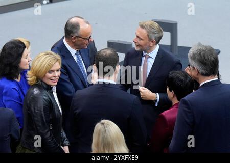 Sitzung Deutscher Bundestag, Stellen der Vertrauensfrage Sitzung Deutscher Bundestag, Rede, Plenum, Christian Lindner und Friedrich Merz Berlin GER *** session Bundestag allemand, question de confiance session Bundestag allemand, discours, plénière, Christian Lindner et Friedrich Merz Berlin GER Banque D'Images